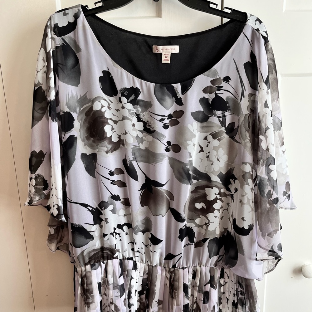 Dressbarn plus size floral blouse 1X